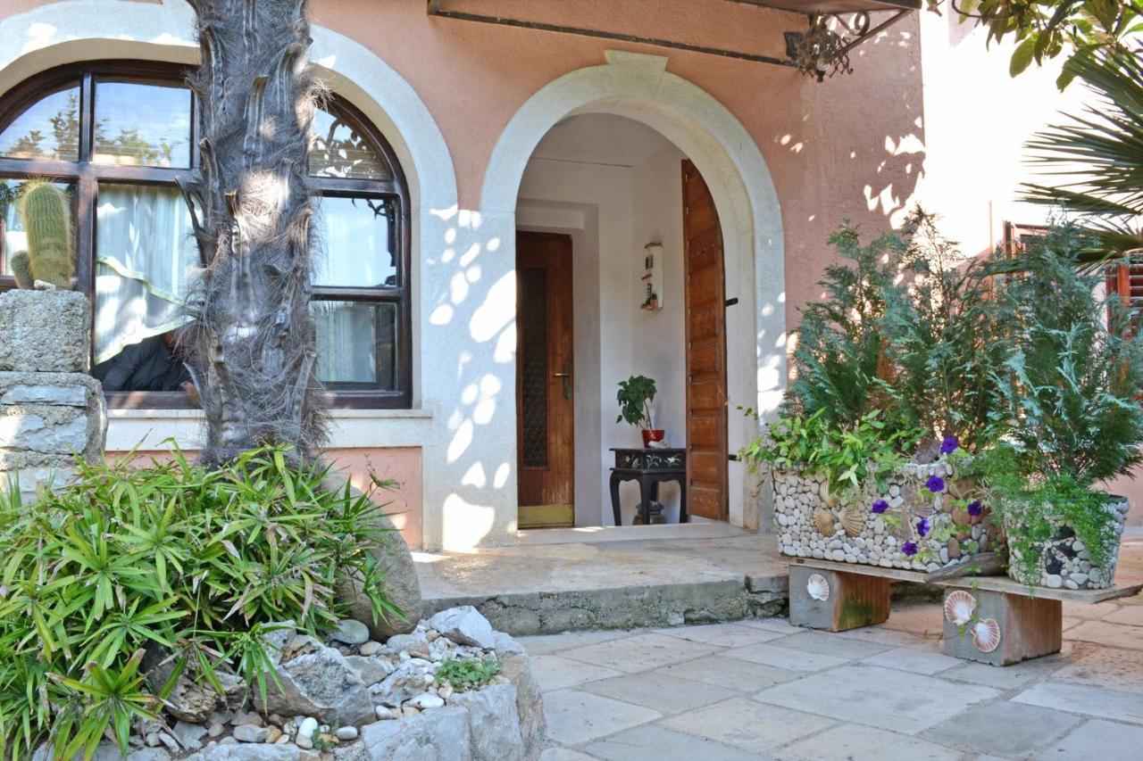 Apartments With A Parking Space Veli Losinj, Losinj - 8029 Exterior photo
